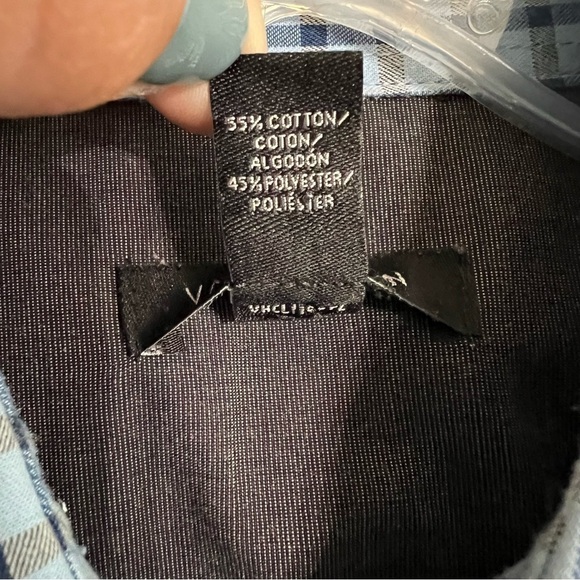 Van Heusen Button Down Dress Shirt Size Medium 15 - 15 1/2” - Picture 4 of 5